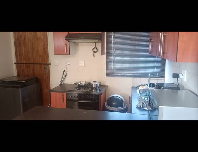 3 BEDROOM FREEHOLD FOR SALE IN WINDMILL PARK